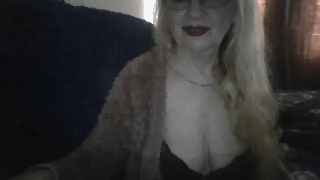 CarlyTreat online show from 04/10/26, 01:49