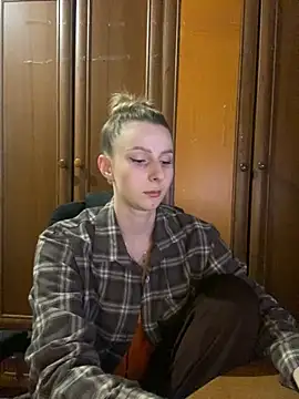 Snapshot of Ameli_Li chatting on 10/27/25, 01:31 Ameli Li online show from 10/27/25, 01:31