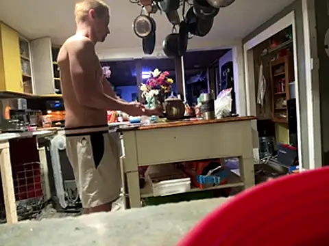 Snapshot of trash4cash chatting on 11/10/25, 12:09 trash4cash online show from 11/10/25, 12:09