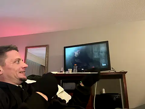 Snapshot of trash4cash chatting on 12/21/25, 07:43 trash4cash online show from 12/21/25, 07:43