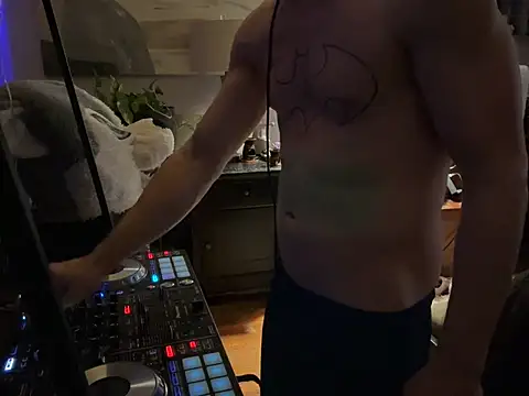 Snapshot of trash4cash chatting on 02/14/26, 05:26 trash4cash online show from 02/14/26, 05:26