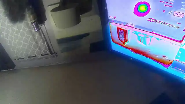 Snapshot of trash4cash chatting on 03/06/26, 04:25 trash4cash online show from 03/06/26, 04:25