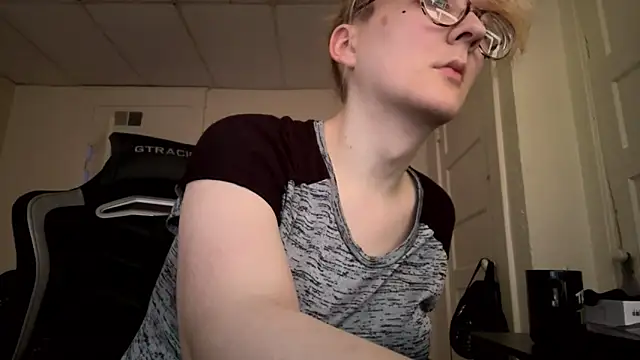 YandereDemon online show from 04/08/26, 08:42