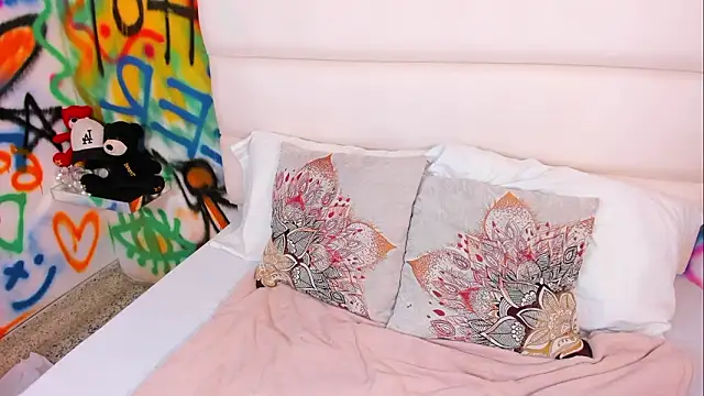 Liana Bernocchi online show from 02/13/26, 08:16