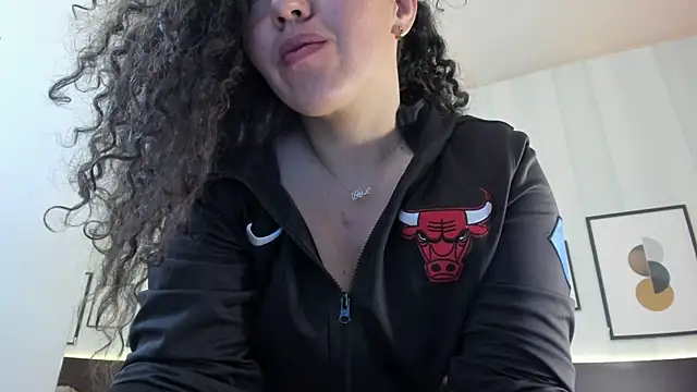 Snapshot of Valeria__soler chatting on 01/15/25, 07:55 Valeria soler online show from 01/15/25, 07:55