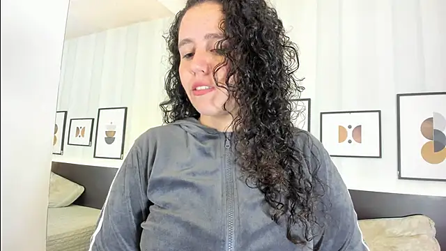 Snapshot of Valeria__soler chatting on 01/30/25, 12:27 Valeria soler online show from 01/30/25, 12:27