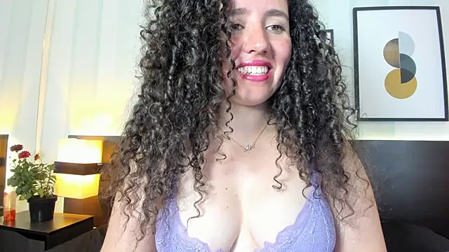 Snapshot of Valeria__soler chatting on 02/11/25, 04:02 Valeria soler online show from 02/11/25, 04:02