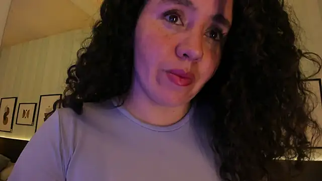 Snapshot of Valeria__soler chatting on 03/04/25, 12:01 Valeria soler online show from 03/04/25, 12:01