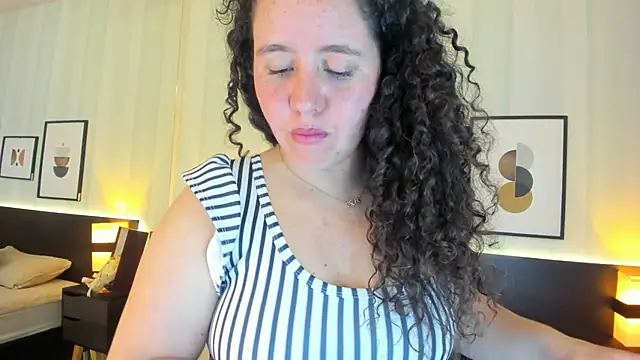 Snapshot of Valeria__soler chatting on 03/08/25, 03:24 Valeria soler online show from 03/08/25, 03:24