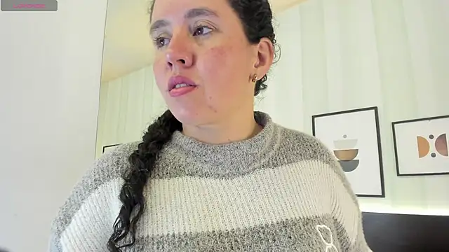 Snapshot of Valeria__soler chatting on 03/15/25, 12:45 Valeria soler online show from 03/15/25, 12:45