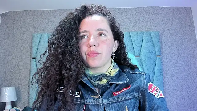 Snapshot of Valeria__soler chatting on 09/12/25, 01:11 Valeria soler online show from 09/12/25, 01:11