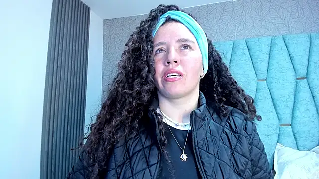 Snapshot of Valeria__soler chatting on 09/29/25, 01:05 Valeria soler online show from 09/29/25, 01:05