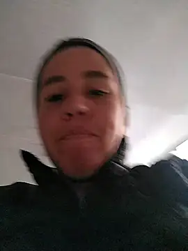 Snapshot of Valeria__soler chatting on 10/18/25, 08:20 Valeria soler online show from 10/18/25, 08:20