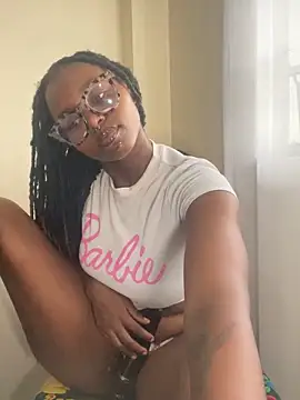 Snapshot of Wzz__ chatting on 11/08/25, 05:40 Wzz online show from 11/08/25, 05:40