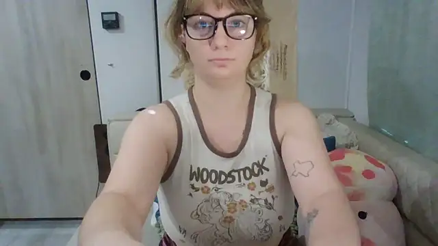 emerieskye20 online show from 11/23/25, 03:12