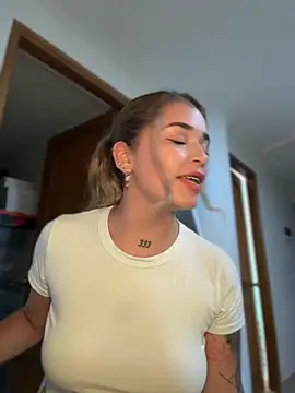 Snapshot of JoselinFlower_ chatting on 02/26/26, 01:26 JoselinFlower online show from 02/26/26, 01:26