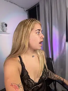 Snapshot of JoselinFlower_ chatting on 03/18/26, 02:15 JoselinFlower online show from 03/18/26, 02:15