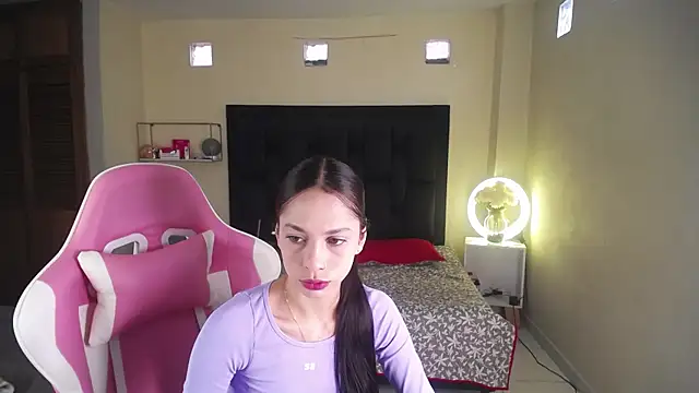 shanakendal2 online show from 10/28/25, 12:30