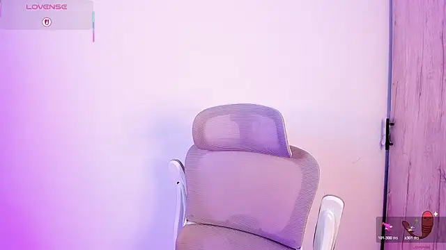 sofiaa grey  online show from 11/13/25, 03:00