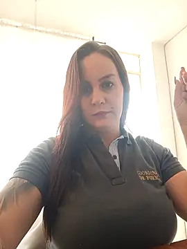 Snapshot of maite_mike chatting on 04/17/26, 02:42 maite mike online show from 04/17/26, 02:42