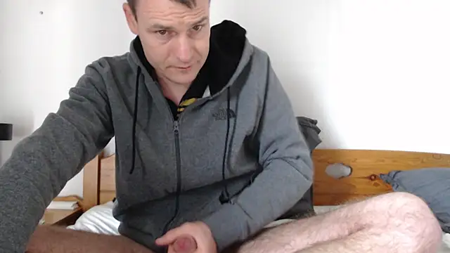 Snapshot of geree84 chatting on 03/13/25, 01:40 geree84 online show from 03/13/25, 01:40