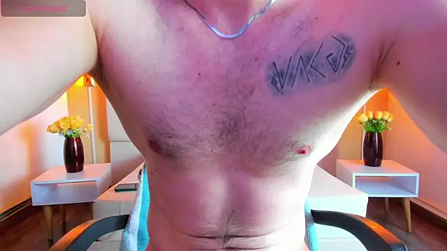 Snapshot of juan_prior chatting on 10/25/25, 12:56 juan prior online show from 10/25/25, 12:56