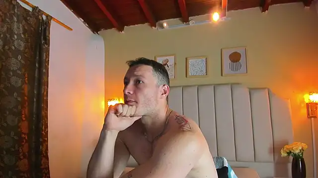 Snapshot of juan_prior chatting on 11/11/25, 01:22 juan prior online show from 11/11/25, 01:22