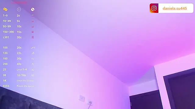 milan delrey online show from 09/24/25, 11:08