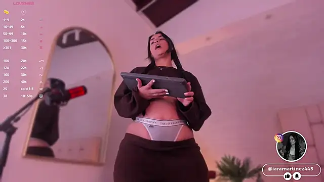 iara martinez online show from 12/13/24, 12:50