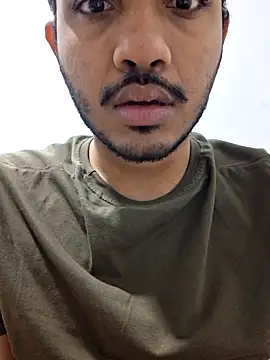 Snapshot of alesssterling chatting on 11/14/25, 08:13 alesssterling online show from 11/14/25, 08:13