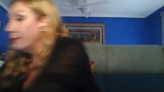 Snapshot of VictoriaVeraxxx chatting on 10/23/25, 10:25 VictoriaVeraxxx online show from 10/23/25, 10:25