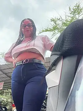 Snapshot of Sol_biglips chatting on 01/27/25, 05:37 Sol biglips online show from 01/27/25, 05:37