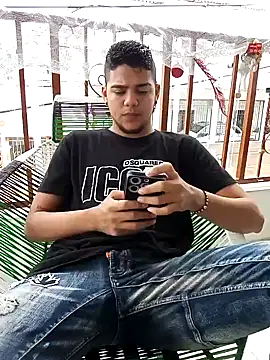 Nathan mason  online show from 01/05/25, 09:14