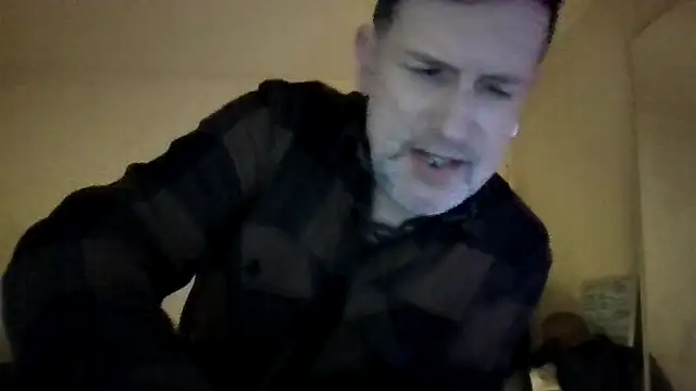 Snapshot of oopsxx chatting on 01/29/25, 09:44 oopsxx online show from 01/29/25, 09:44