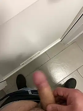 Snapshot of _themask_ chatting on 12/16/24, 10:03 themask online show from 12/16/24, 10:03