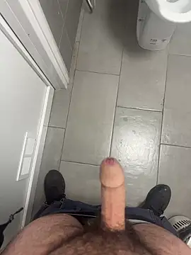 Snapshot of _themask_ chatting on 03/10/25, 08:56 themask online show from 03/10/25, 08:56