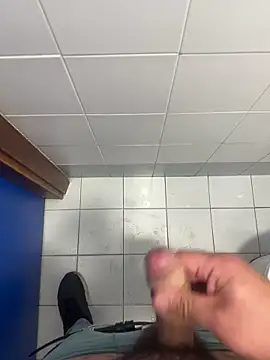 Snapshot of _themask_ chatting on 10/14/25, 02:51 themask online show from 10/14/25, 02:51