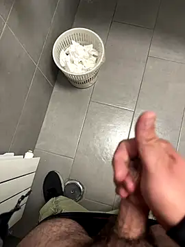 Snapshot of _themask_ chatting on 10/27/25, 09:08 themask online show from 10/27/25, 09:08