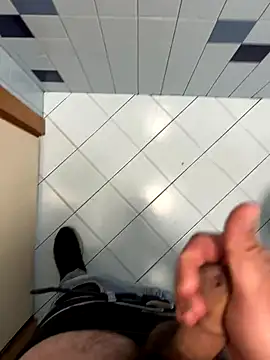 Snapshot of _themask_ chatting on 11/25/25, 02:28 themask online show from 11/25/25, 02:28