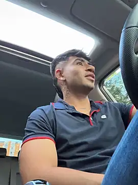 Snapshot of tom_thick chatting on 10/18/25, 11:00 tom thick online show from 10/18/25, 11:00