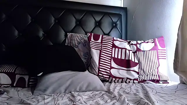 Snapshot of tom_thick chatting on 02/20/26, 07:03 tom thick online show from 02/20/26, 07:03