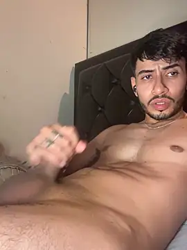 Snapshot of tom_thick chatting on 03/11/26, 12:16 tom thick online show from 03/11/26, 12:16