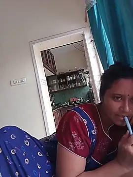 Snapshot of AUNTY1984 chatting on 05/19/26, 04:08 AUNTY1984 online show from 05/19/26, 04:08
