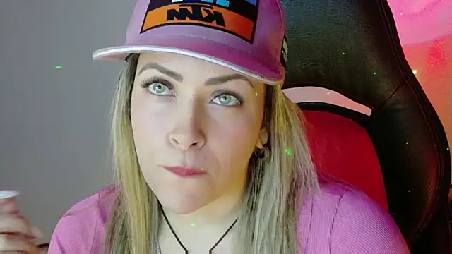 Natalia Montoya online show from 11/05/25, 10:21