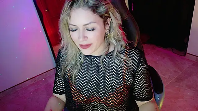 Natalia Montoya online show from 11/24/25, 01:38