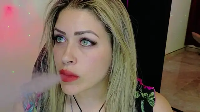 Natalia Montoya online show from 11/30/25, 05:50