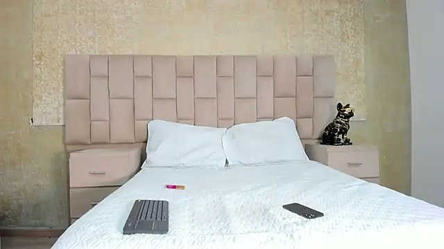 LaurenSnow online show from 02/28/25, 03:48