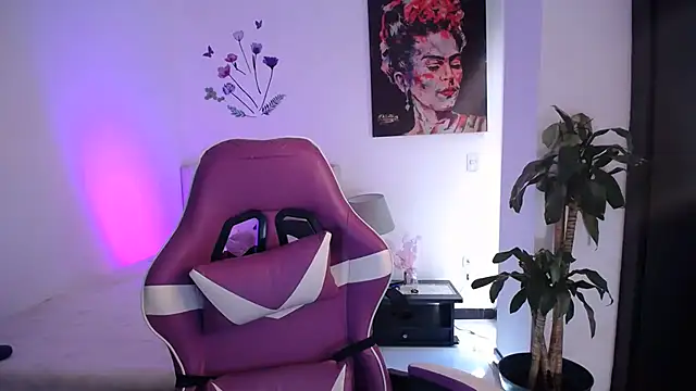 esmeraldaa230 online show from 03/14/26, 07:41