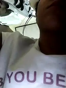 Snapshot of Valeer_abby chatting on 01/01/25, 04:18 Valeer abby online show from 01/01/25, 04:18