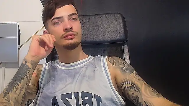 Snapshot of BrandonTate chatting on 06/17/26, 04:48 BrandonTate online show from 06/17/26, 04:48